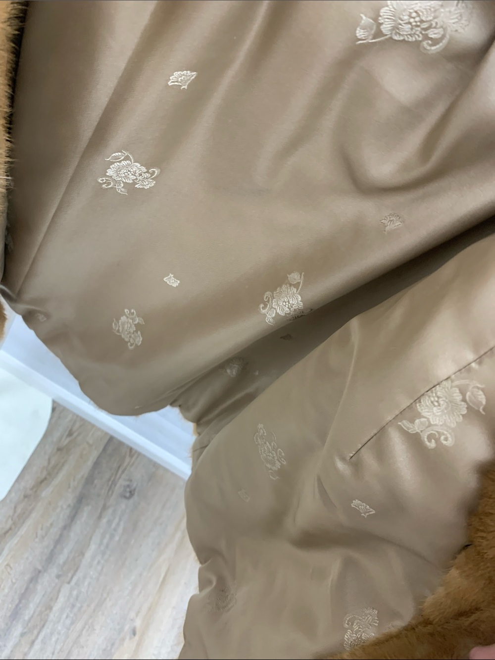 Cropped Teddy Jacket in Light Brown - Picture 5 of 5